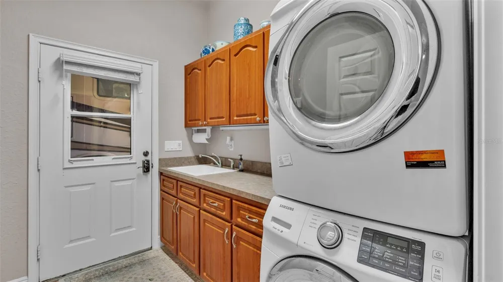 402 CRUISERS DRIVE Polk City, FL 33868