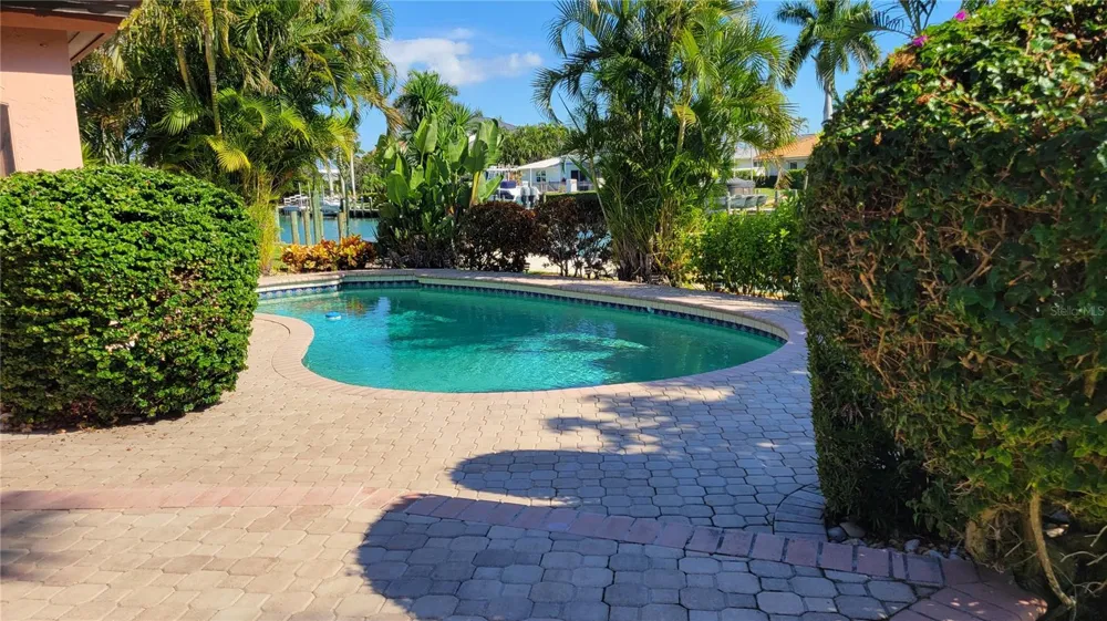 638 S OWL DRIVE Sarasota, FL 34236