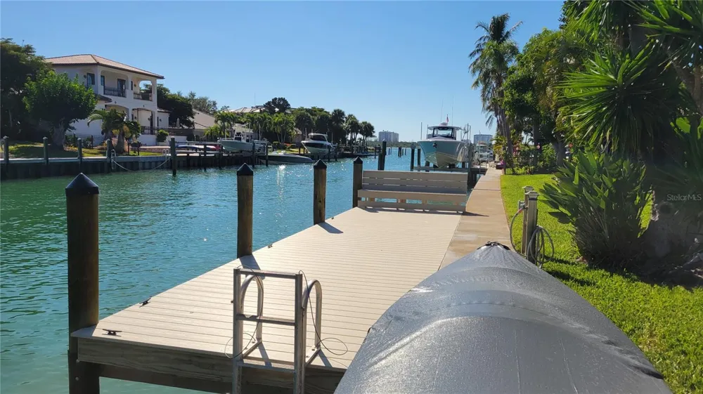 638 S OWL DRIVE Sarasota, FL 34236
