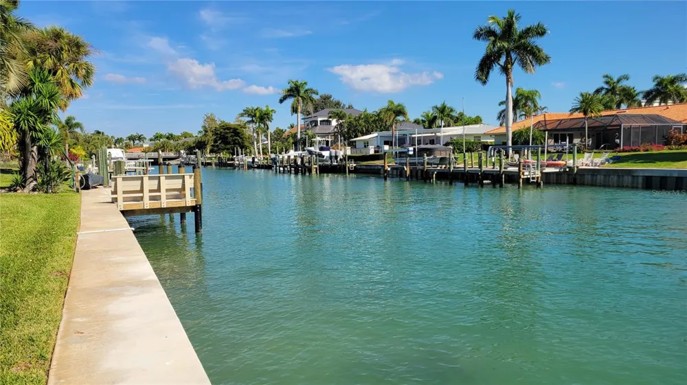 638 S OWL DRIVE Sarasota, FL 34236