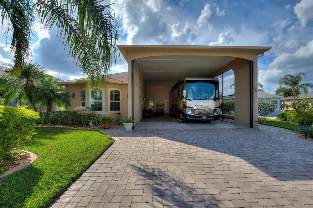 548 NARROW POND ROAD Polk City, FL 33868