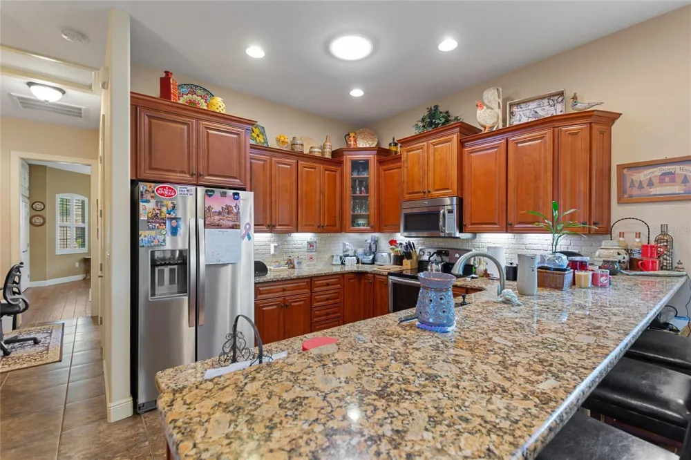 548 NARROW POND ROAD Polk City, FL 33868