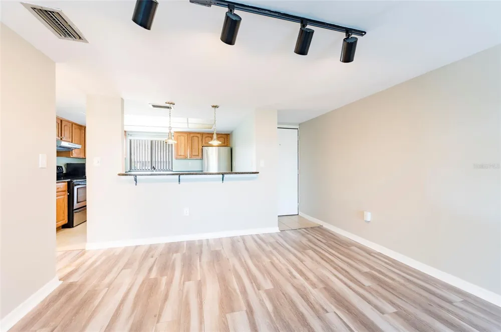 735 S VILLAGE DRIVE #206 St Petersburg, FL 33716