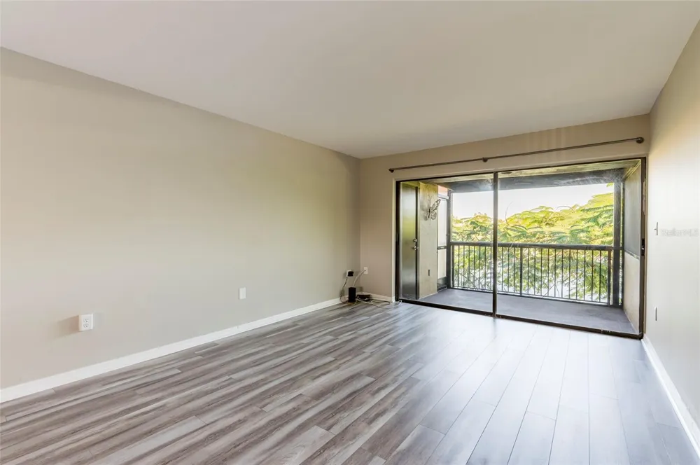 735 S VILLAGE DRIVE #206 St Petersburg, FL 33716