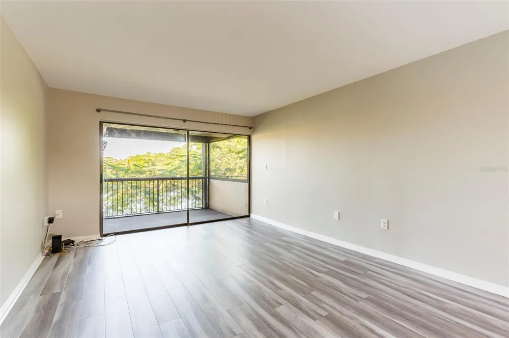 735 S VILLAGE DRIVE #206 St Petersburg, FL 33716