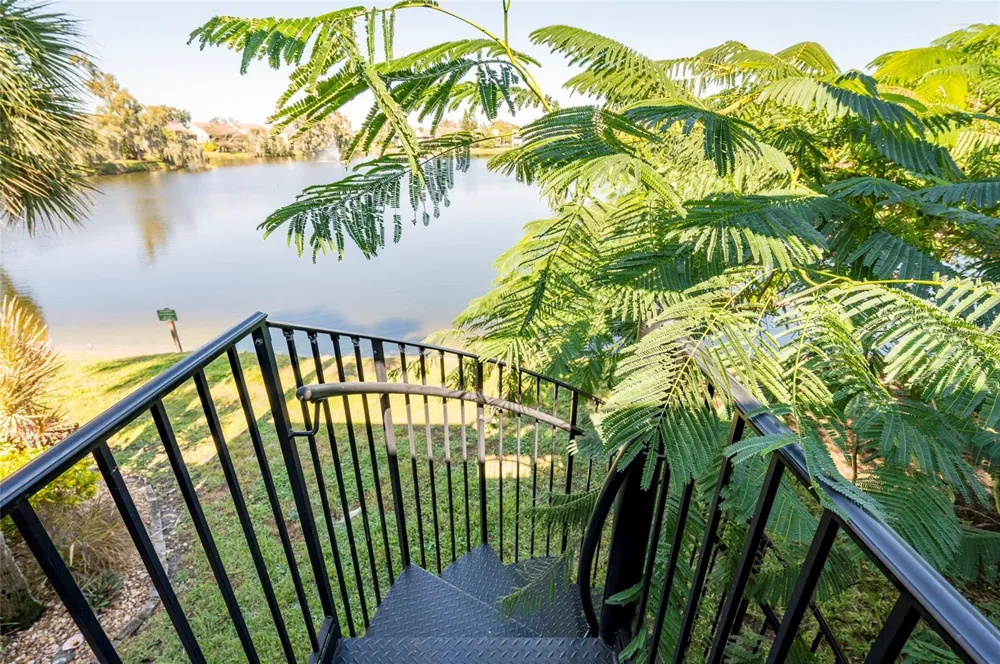 735 S VILLAGE DRIVE #206 St Petersburg, FL 33716