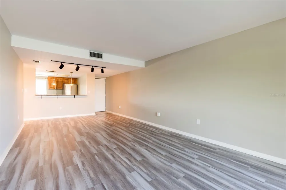 735 S VILLAGE DRIVE #206 St Petersburg, FL 33716