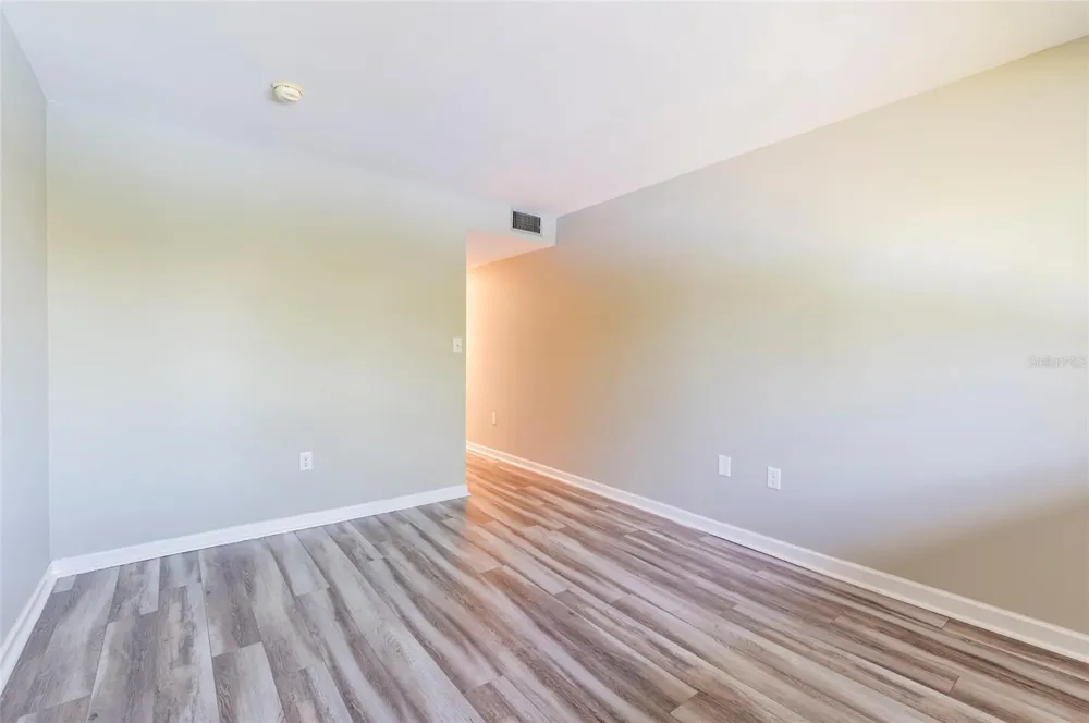 735 S VILLAGE DRIVE #206 St Petersburg, FL 33716