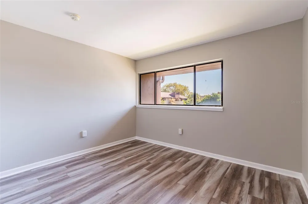 735 S VILLAGE DRIVE #206 St Petersburg, FL 33716