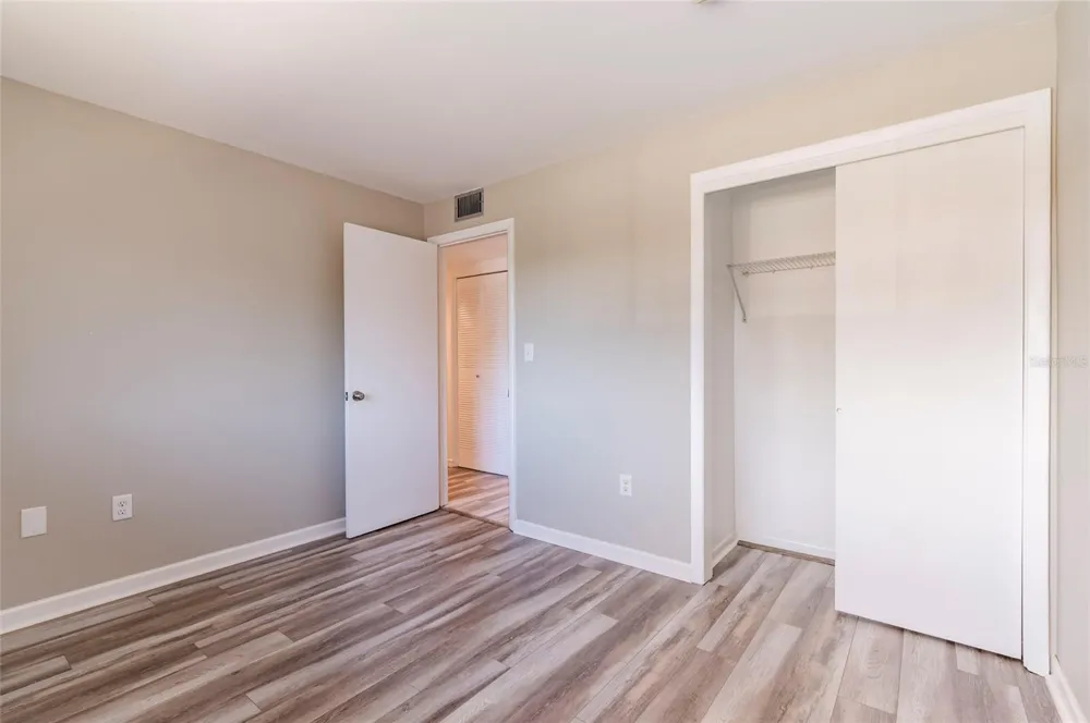 735 S VILLAGE DRIVE #206 St Petersburg, FL 33716