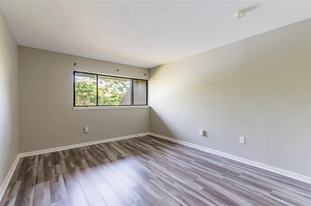 735 S VILLAGE DRIVE #206 St Petersburg, FL 33716