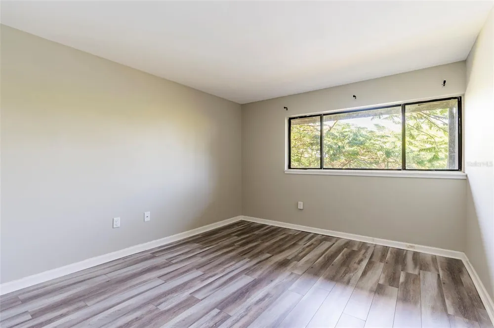 735 S VILLAGE DRIVE #206 St Petersburg, FL 33716