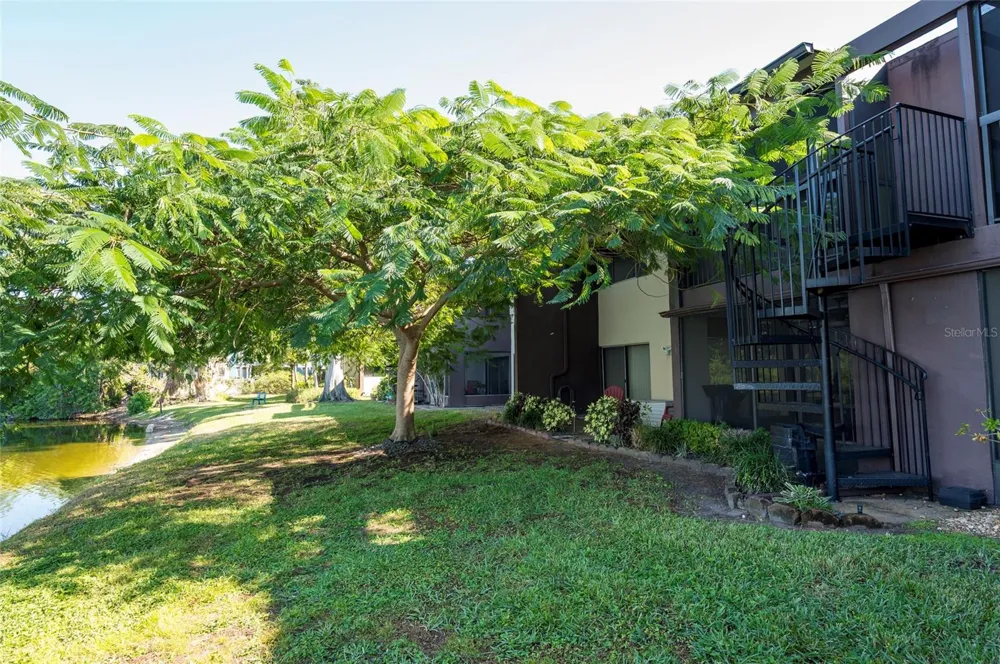 735 S VILLAGE DRIVE #206 St Petersburg, FL 33716