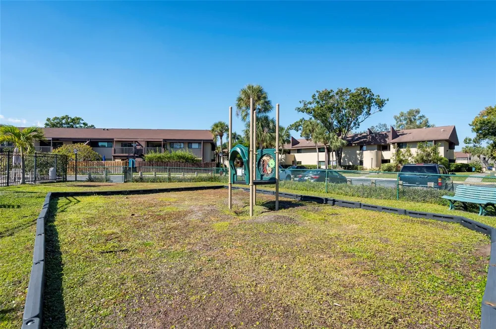 735 S VILLAGE DRIVE #206 St Petersburg, FL 33716