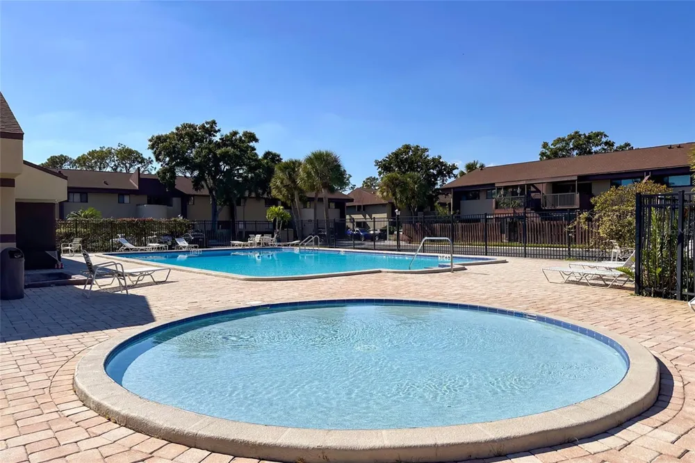 735 S VILLAGE DRIVE #206 St Petersburg, FL 33716