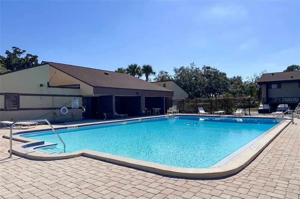 735 S VILLAGE DRIVE #206 St Petersburg, FL 33716