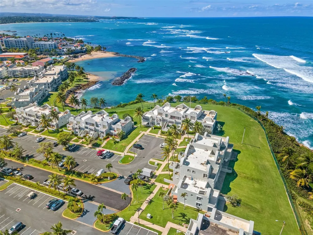 Villas de COSTA DORADA #H3 Dorado, PR 00646