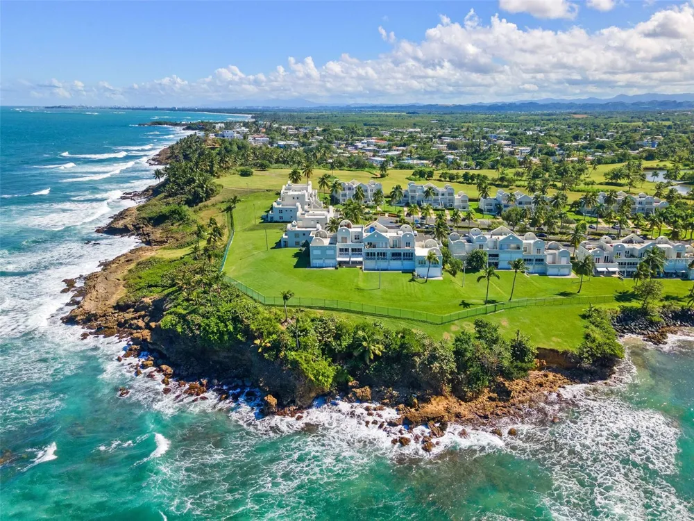 Villas de COSTA DORADA #H3 Dorado, PR 00646