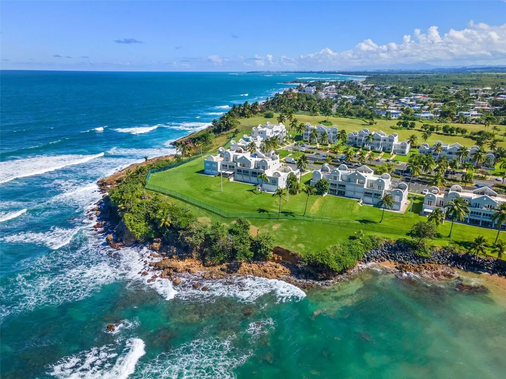 Villas de COSTA DORADA #H3 Dorado, PR 00646