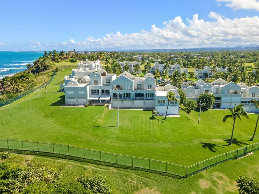 Villas de COSTA DORADA #H3 Dorado, PR 00646