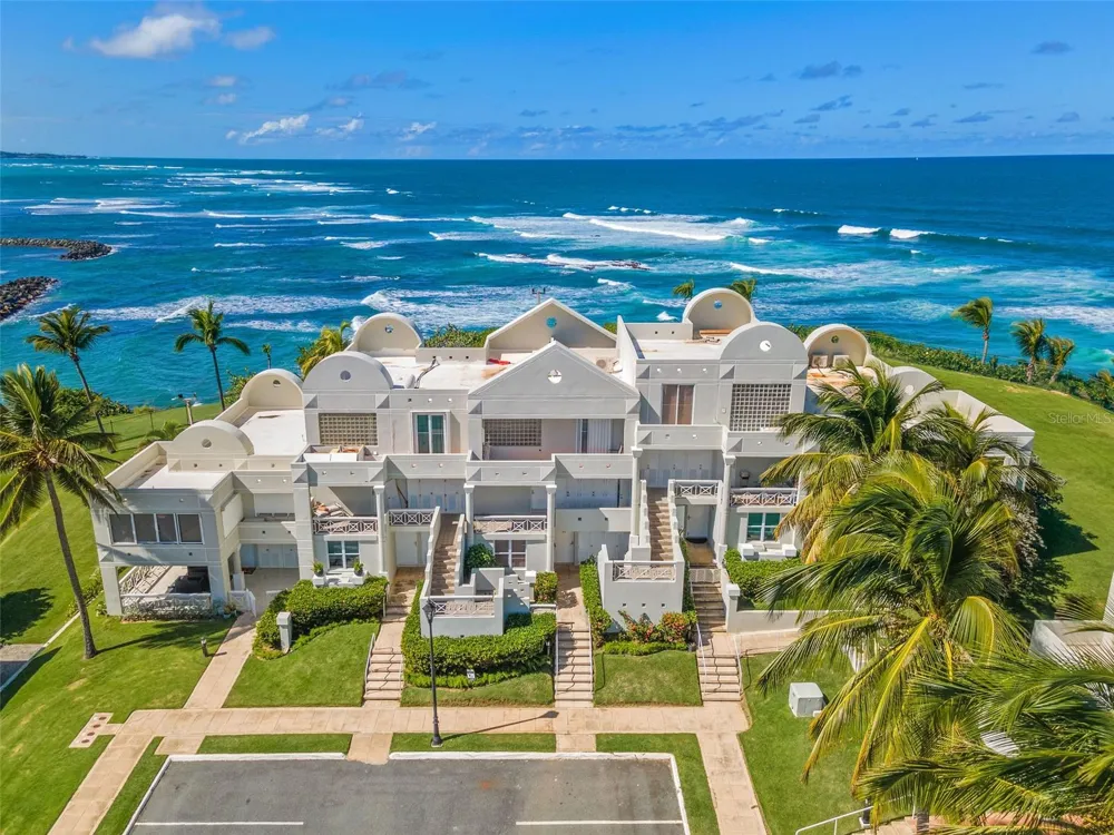 Villas de COSTA DORADA #H3 Dorado, PR 00646