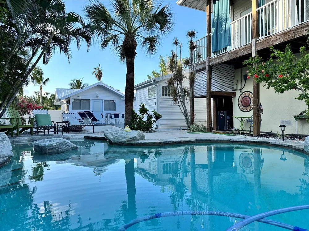 701 BROADWAY STREET Longboat Key, FL 34228