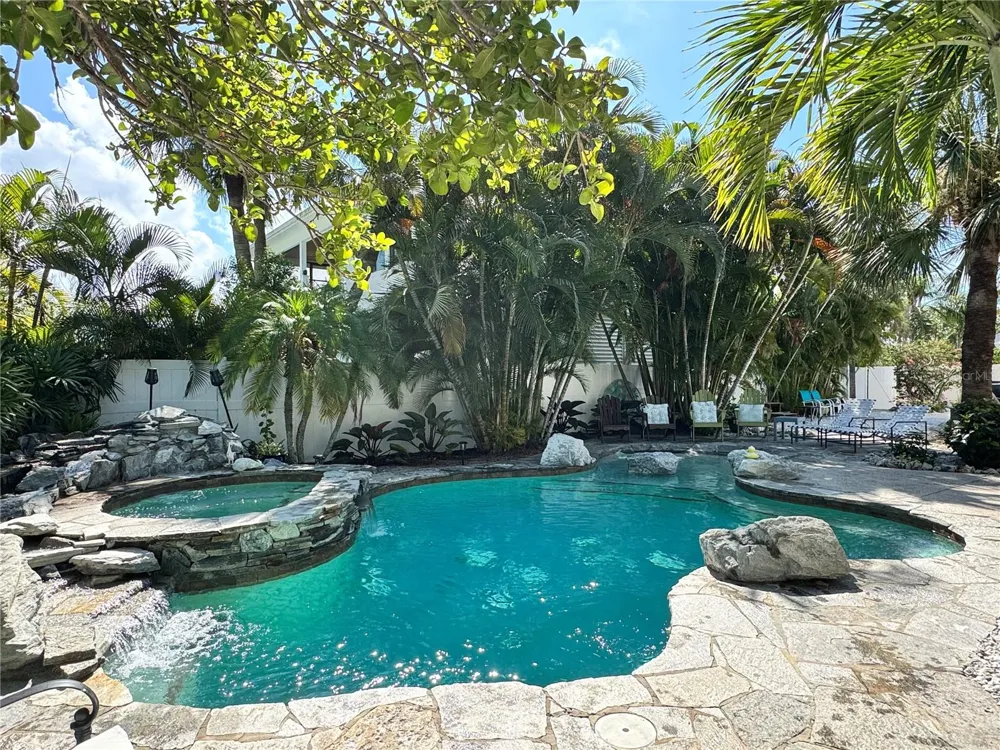 701 BROADWAY STREET Longboat Key, FL 34228