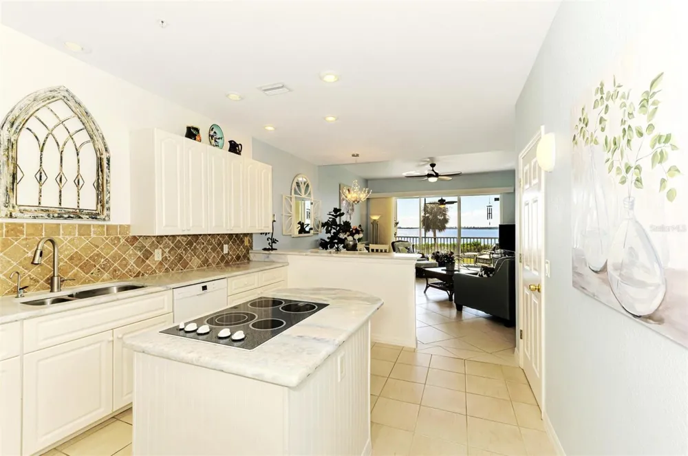 4410 WARREN AVENUE #504 Port Charlotte, FL 33953