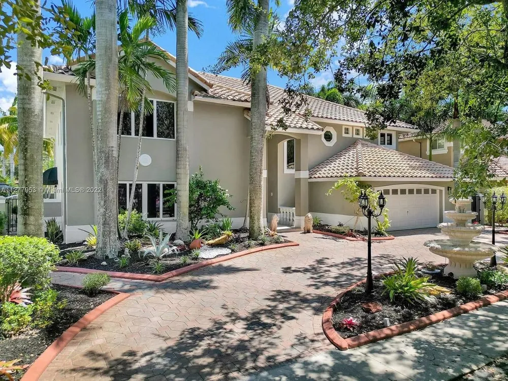 15945 NW 82ND COURT Miami Lakes, FL 33016