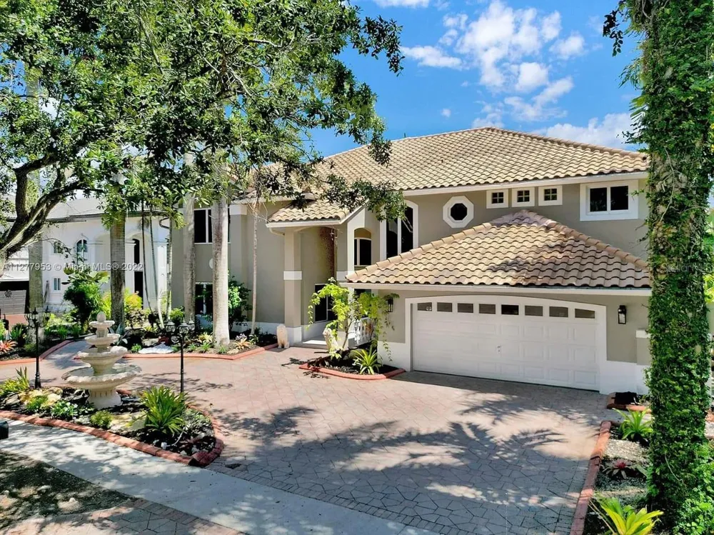 15945 NW 82ND COURT Miami Lakes, FL 33016