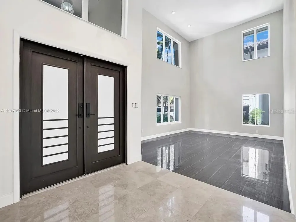 15945 NW 82ND COURT Miami Lakes, FL 33016