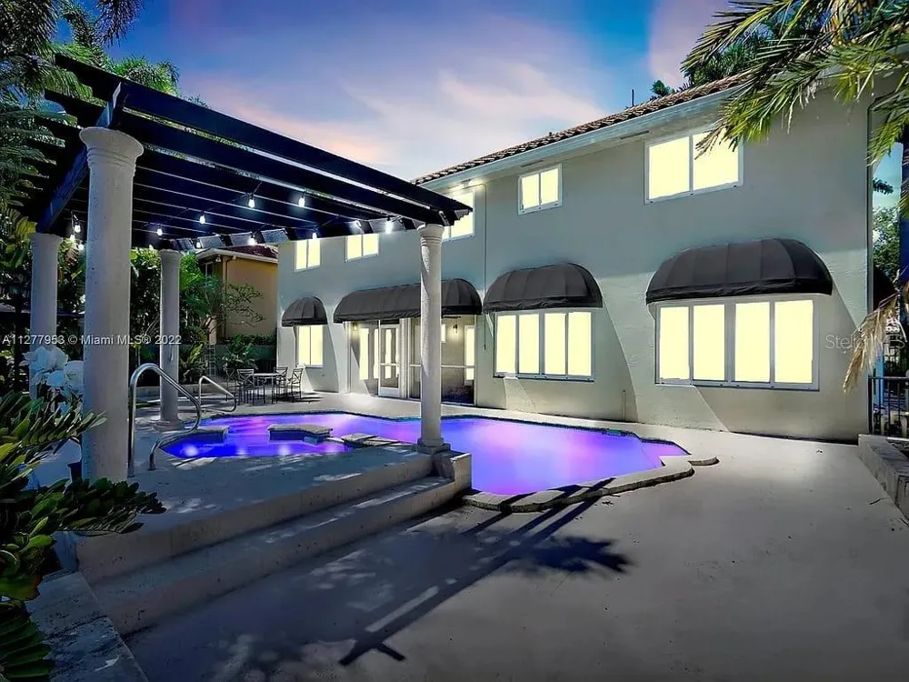 15945 NW 82ND COURT Miami Lakes, FL 33016
