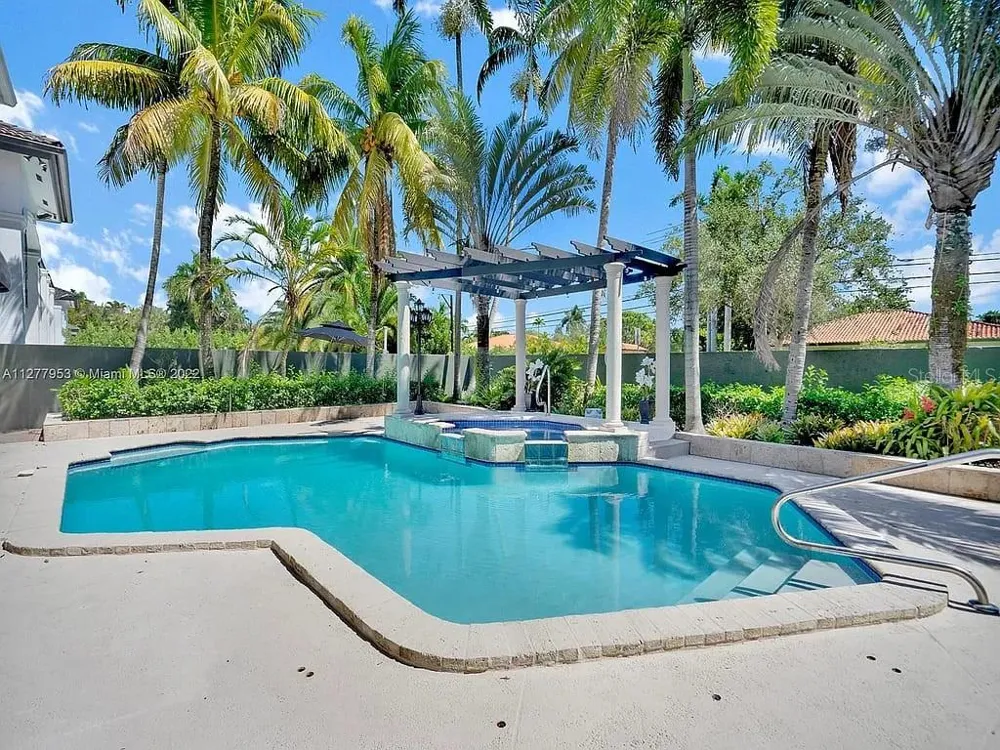 15945 NW 82ND COURT Miami Lakes, FL 33016