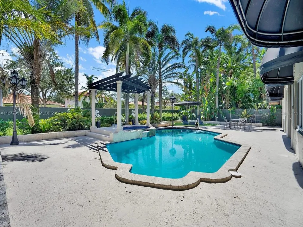 15945 NW 82ND COURT Miami Lakes, FL 33016