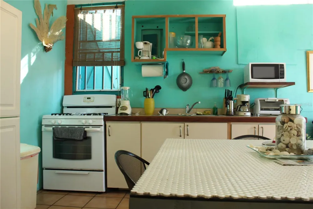 15 BIRD'S NEST STUDIOS Vieques, PR 00765
