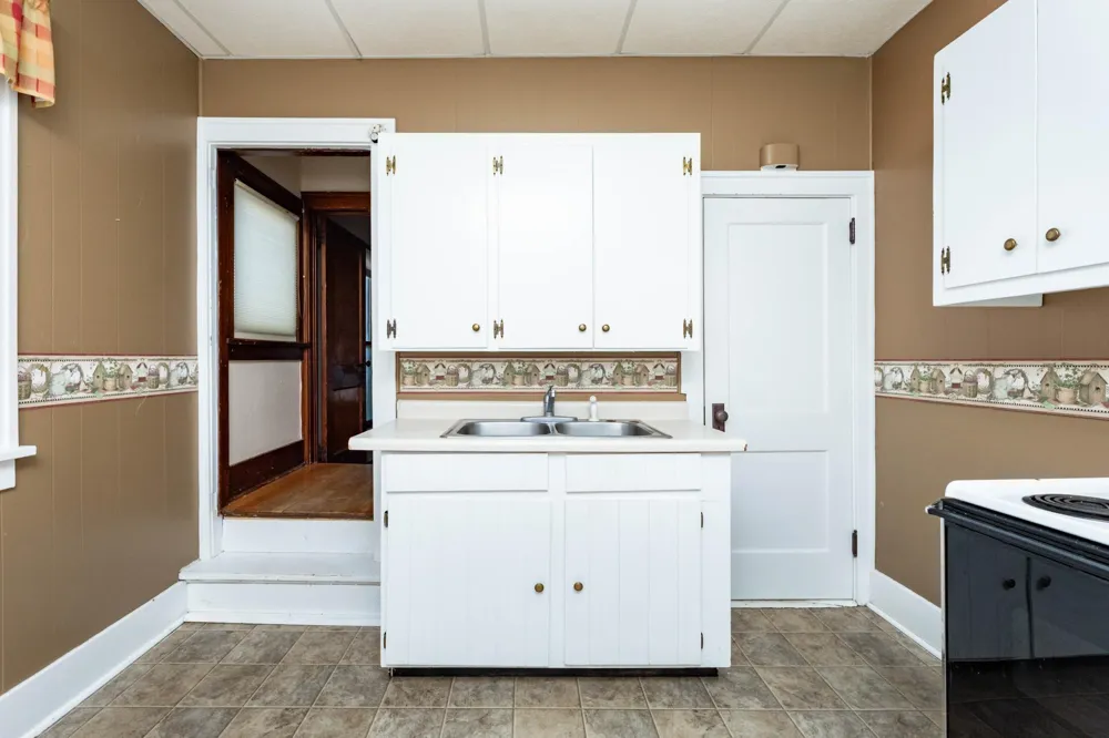 608 Ash Street Lisbon, ND 58054