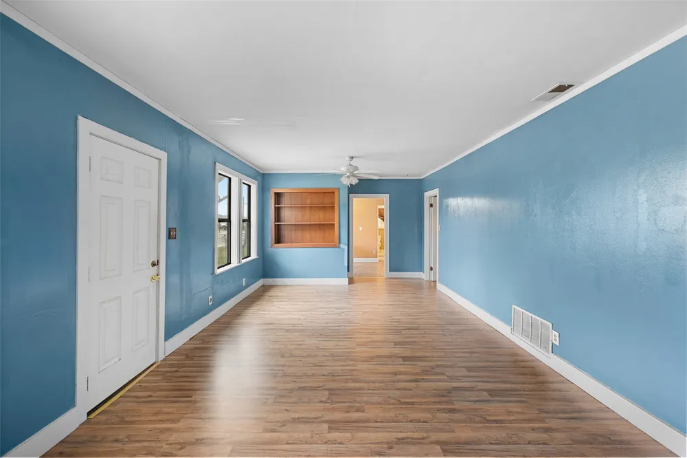148 E Boundary Street Giddings, TX 78942