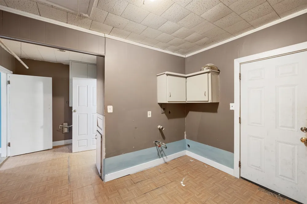 148 E Boundary Street Giddings, TX 78942
