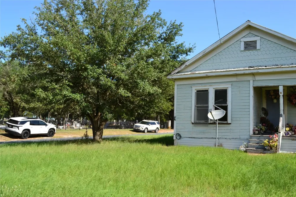 1053 Eilers Street Schulenburg, TX 78956
