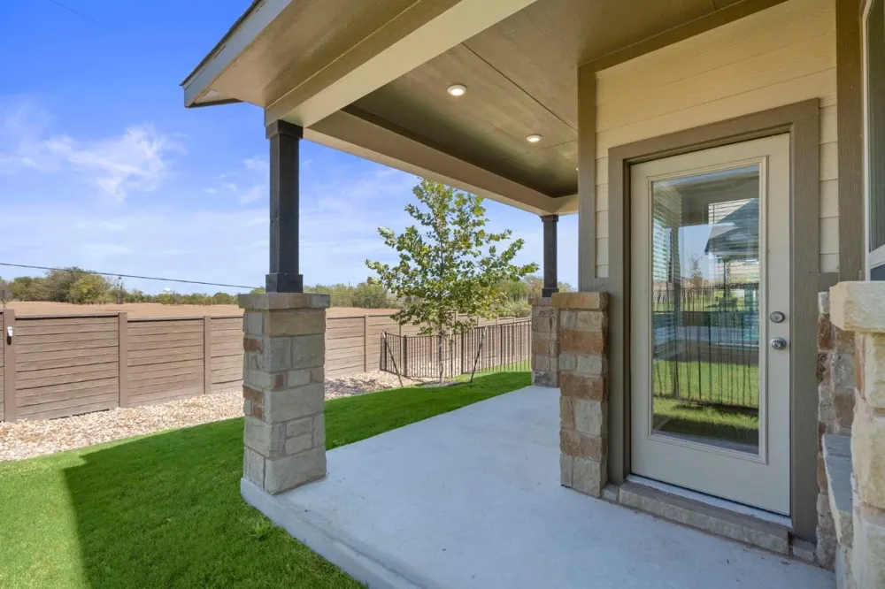 2208 Cornfield Drive Pflugerville, TX 78660