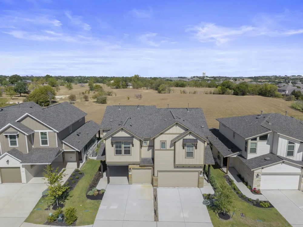 2208 Cornfield Drive Pflugerville, TX 78660
