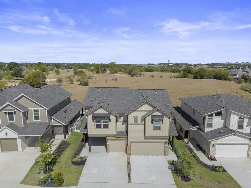 2208 Cornfield Drive Pflugerville, TX 78660