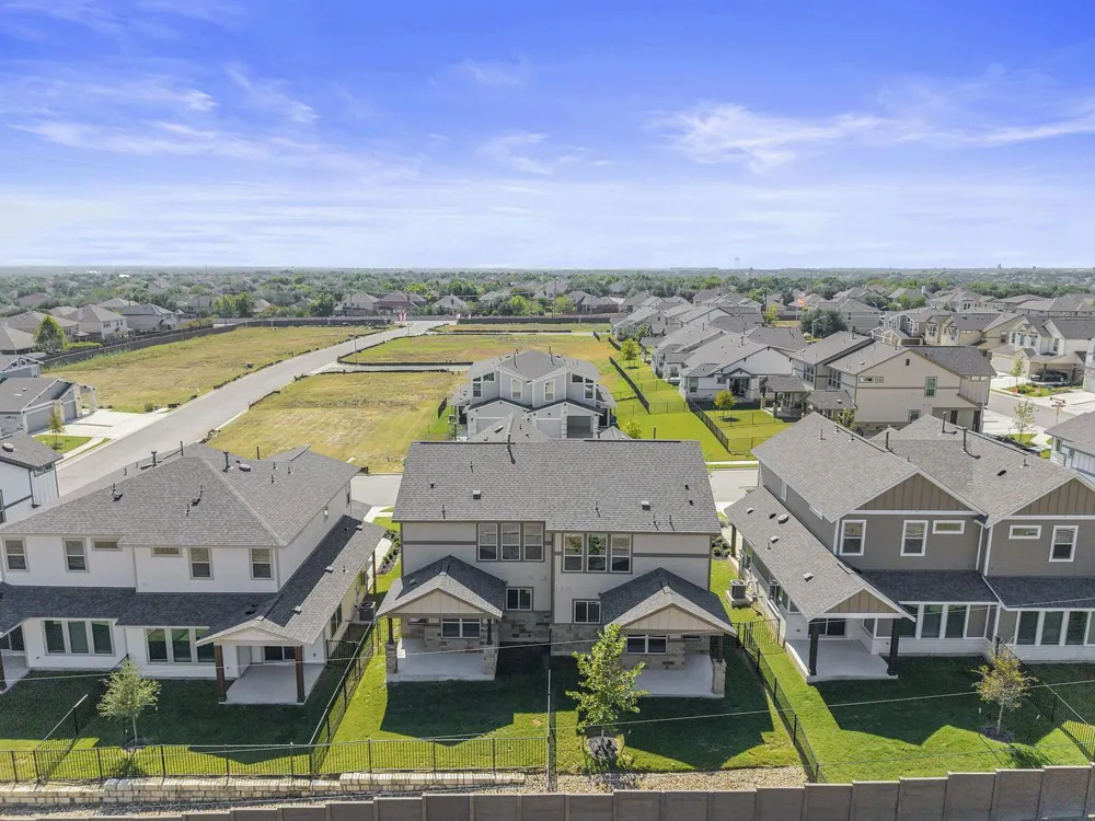 2208 Cornfield Drive Pflugerville, TX 78660