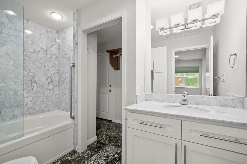 4116 Creek Ledge #108 Austin, TX 78731