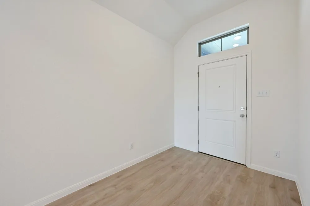 270 Bendecido Loop Elgin, TX 78621