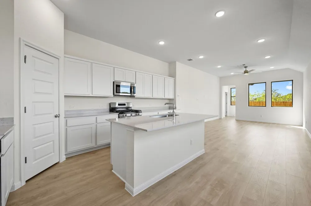 270 Bendecido Loop Elgin, TX 78621
