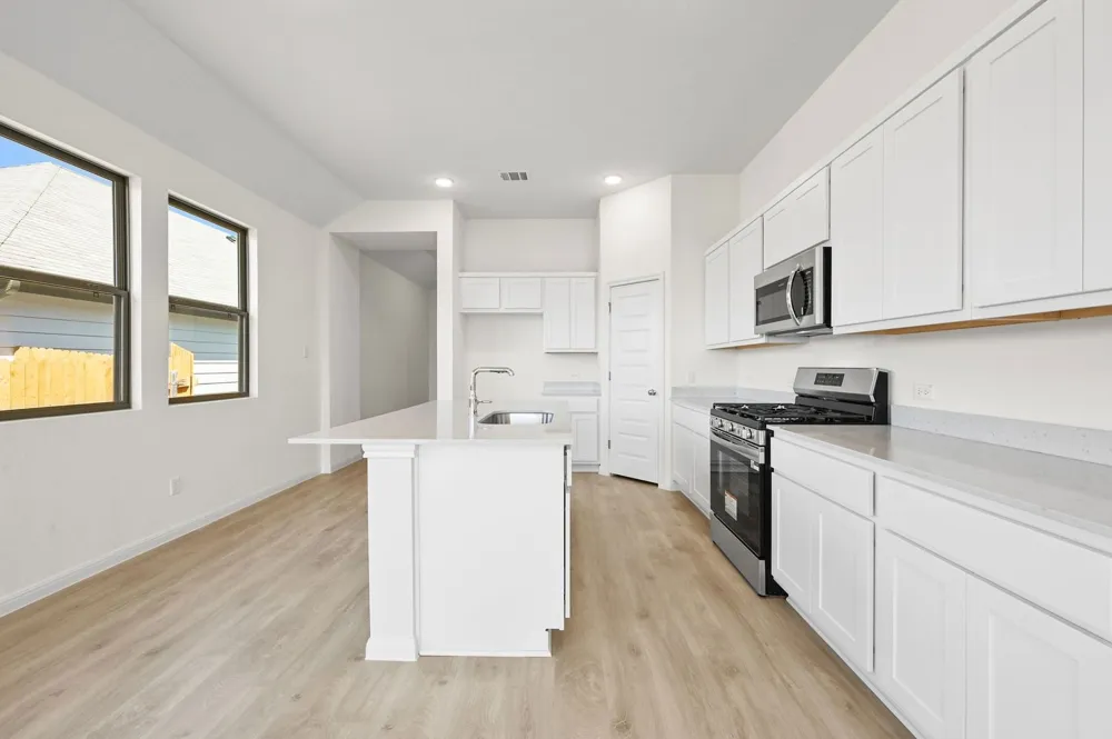270 Bendecido Loop Elgin, TX 78621
