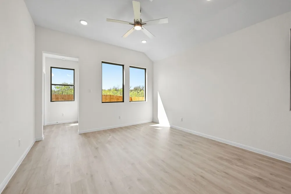 270 Bendecido Loop Elgin, TX 78621