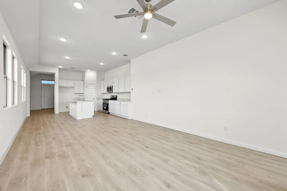270 Bendecido Loop Elgin, TX 78621
