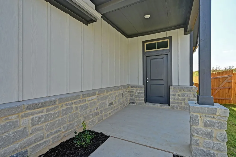 270 Bendecido Loop Elgin, TX 78621